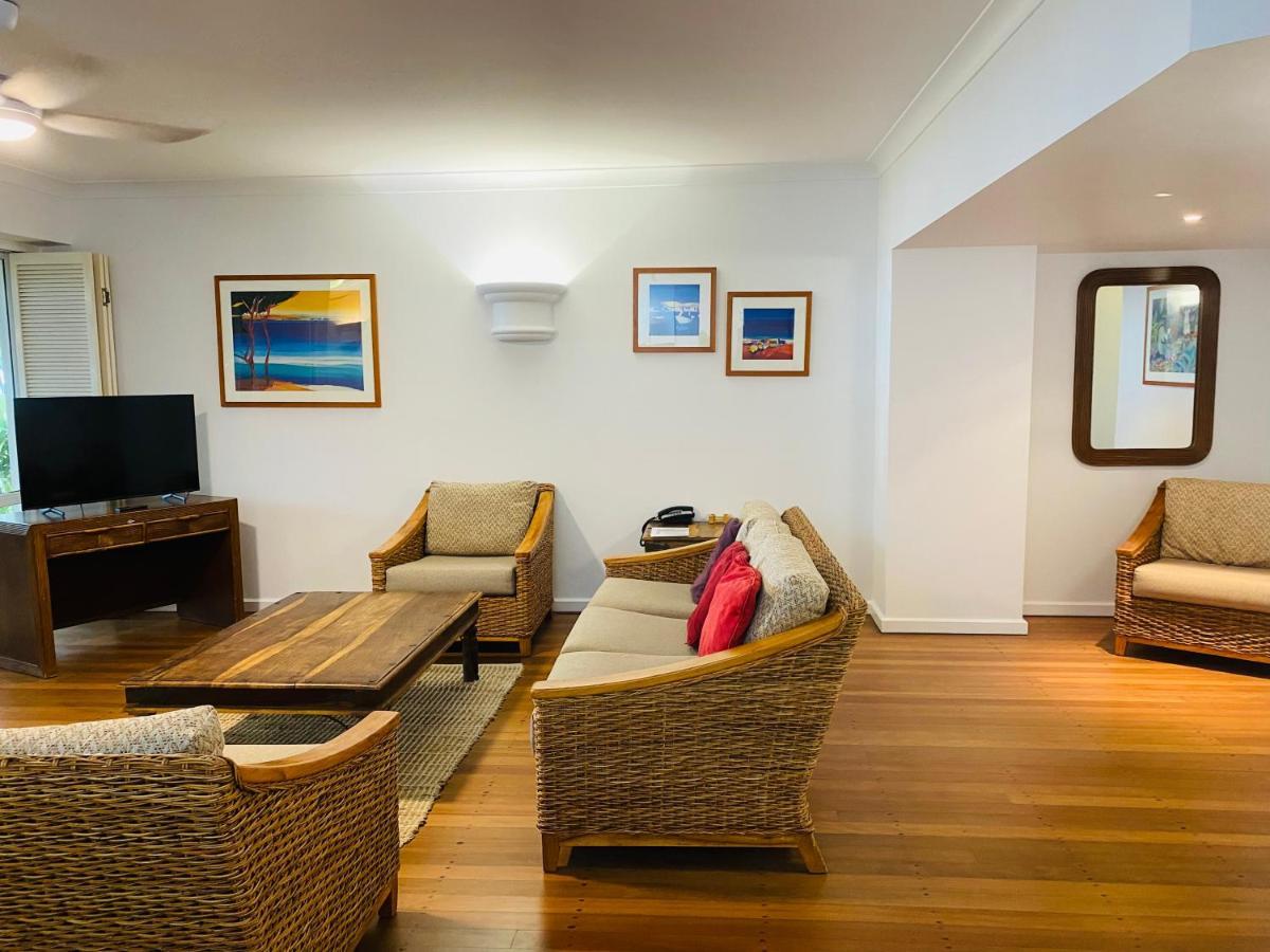 Beachview Apartments At Villa Paradiso Palm Cove Exterior photo