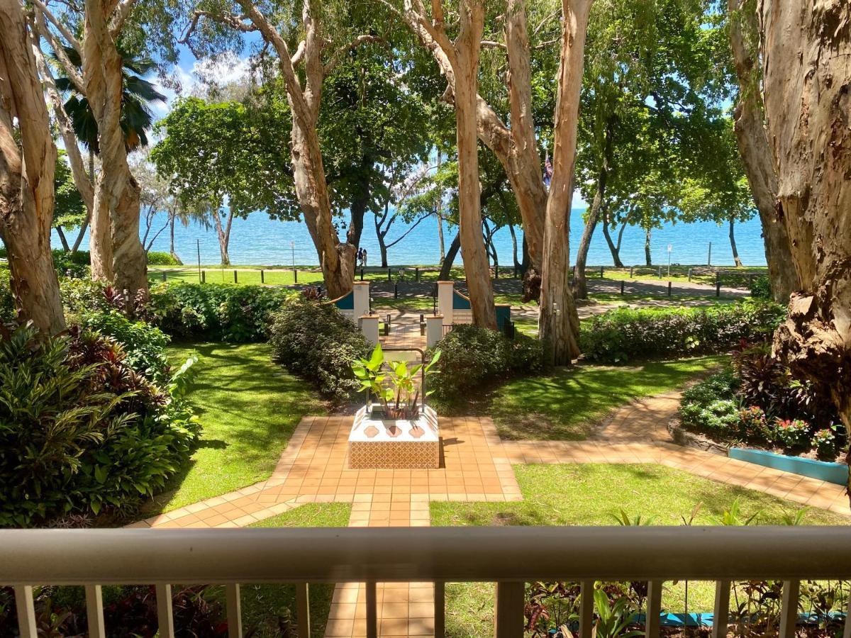 Beachview Apartments At Villa Paradiso Palm Cove Exterior photo