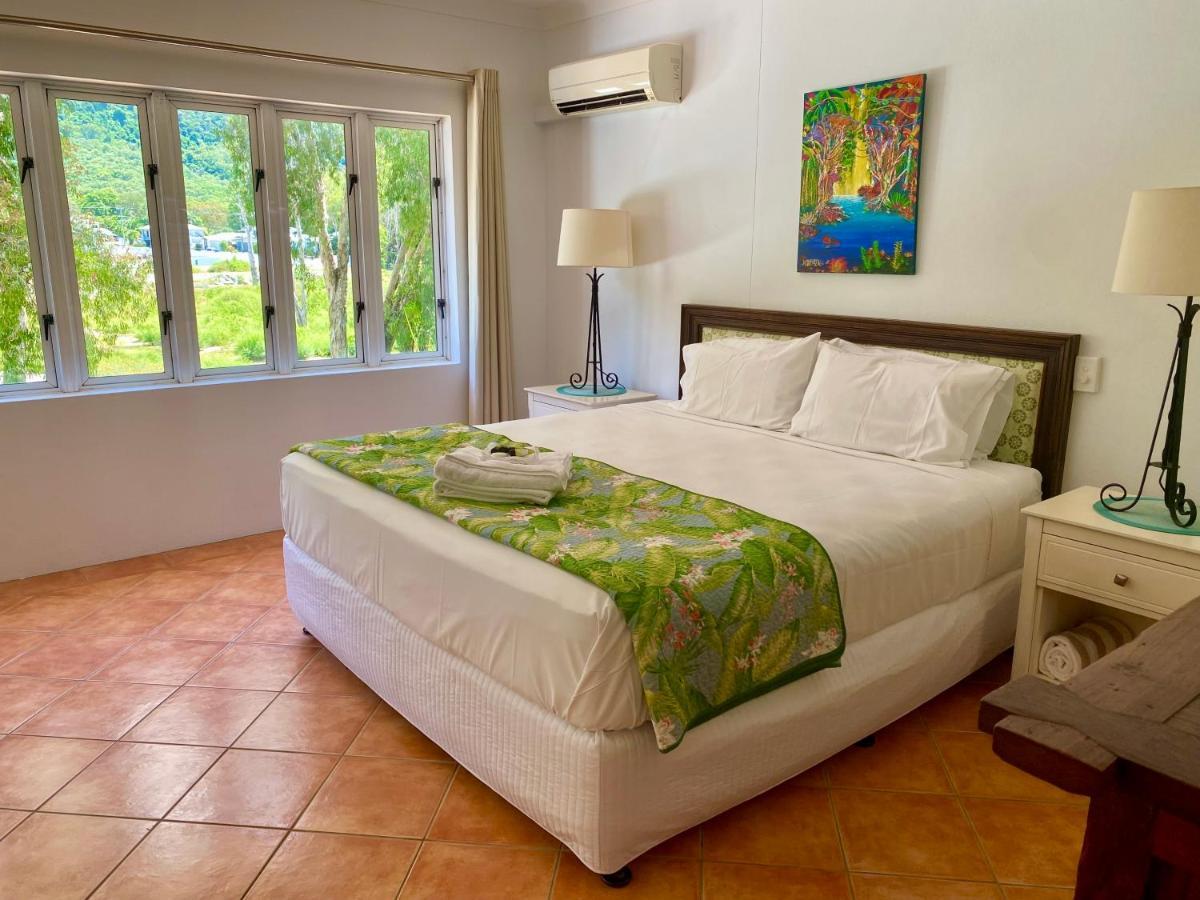 Beachview Apartments At Villa Paradiso Palm Cove Exterior photo